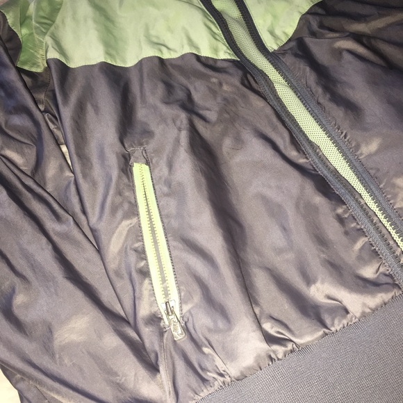 Nike runner jacket - Picture 3 of 4